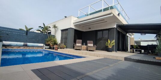 Modern 3 Bed, 2 Bath one level Villa with Heated Pool in Vistabella Golf