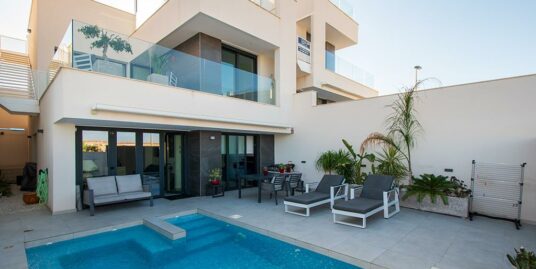 Key Ready 3 Bed, 2 Bath Modern Villa with Pool in Benijofar