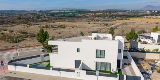 Magnificent 2 Bed, 1 Bath, 1 WC Villa with Private Pool in Benijofar