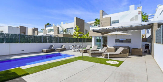 3 Bed, 2 Bath, Villa in Guardamar del Segura