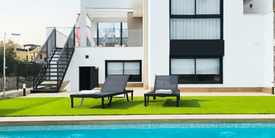 3 Bed, 2 Bath, Villa in Algorfa