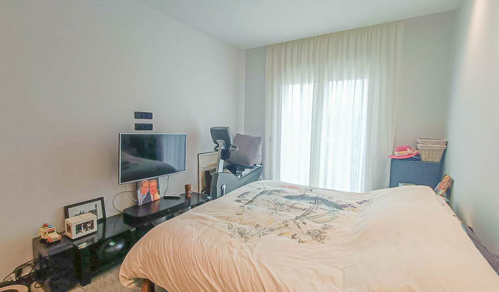 10372_stunning_modern_villa_on_la_finca_150425142646_bed_1c