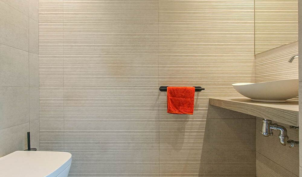 10372_stunning_modern_villa_on_la_finca_150425142703_toilet_1a