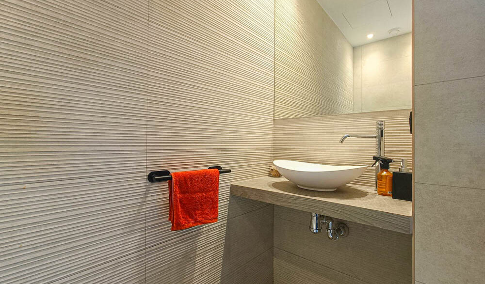 10372_stunning_modern_villa_on_la_finca_150425142703_toilet_1b