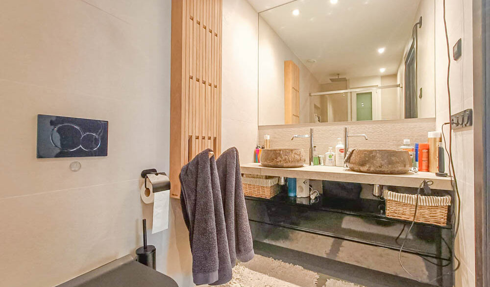 10372_stunning_modern_villa_on_la_finca_150425142828_bed_2_bath