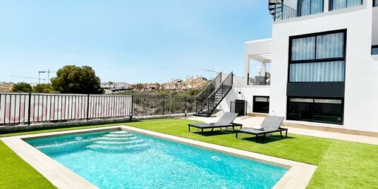 3 Bed, 2 Bath, Villa in Algorfa