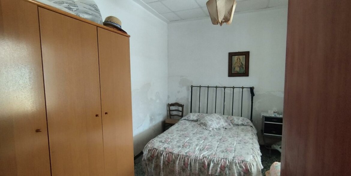 174568221319-foto24