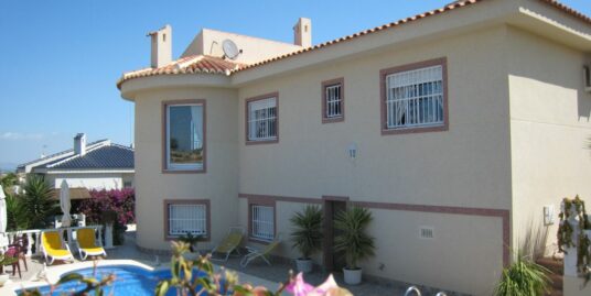 5 Bed, 3 Bath villa in Benijofar