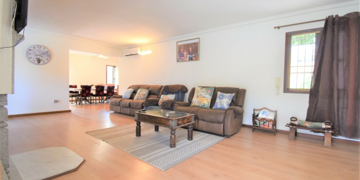 o_1hak32iu71hj0n5i1qok16ii1thd99