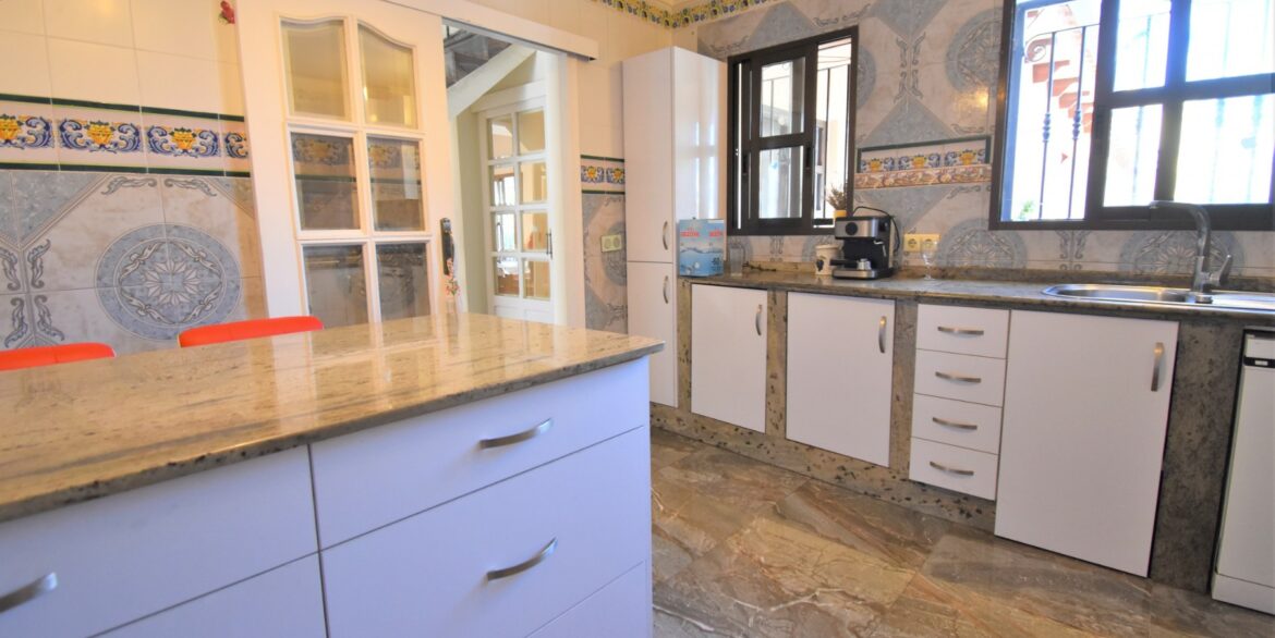 o_1hak32iu71t5ft021a2nupsron9a