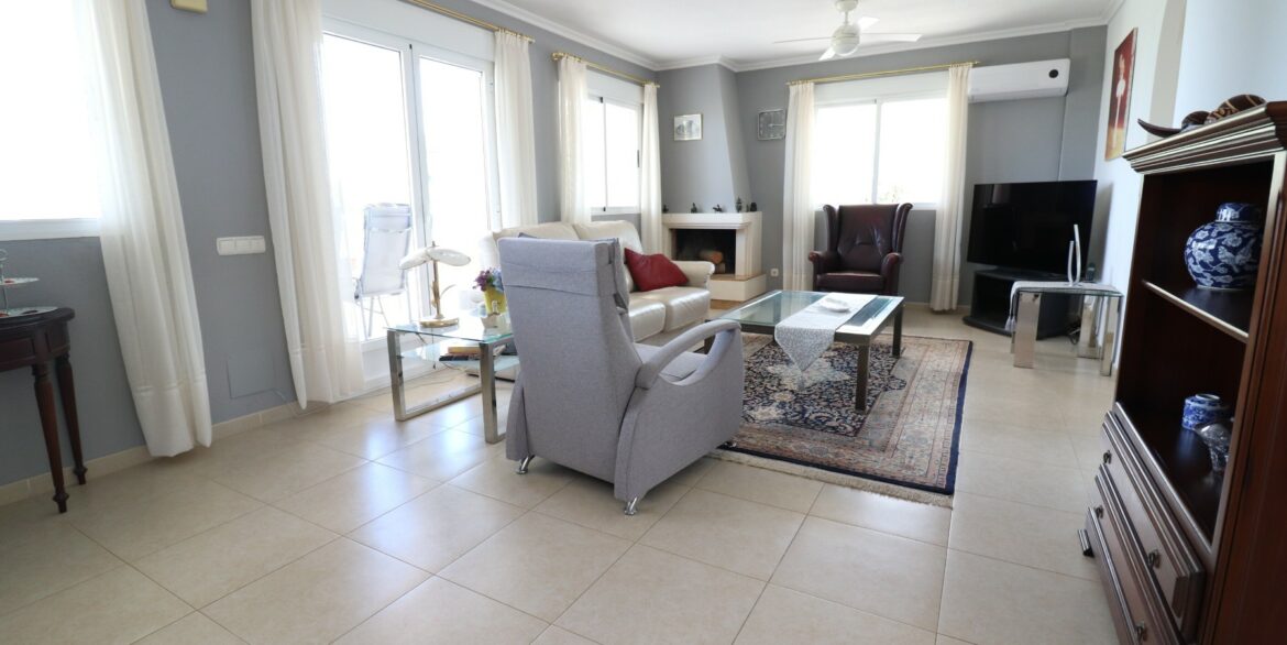 o_1hbdhovoo1astens1jfo5qag142f