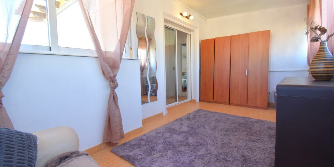 o_1hoenjc8r1h0orgl109f1udt9u02g