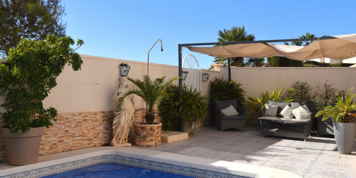 o_1hoenjc8rcg7rc6h1hdcd472m