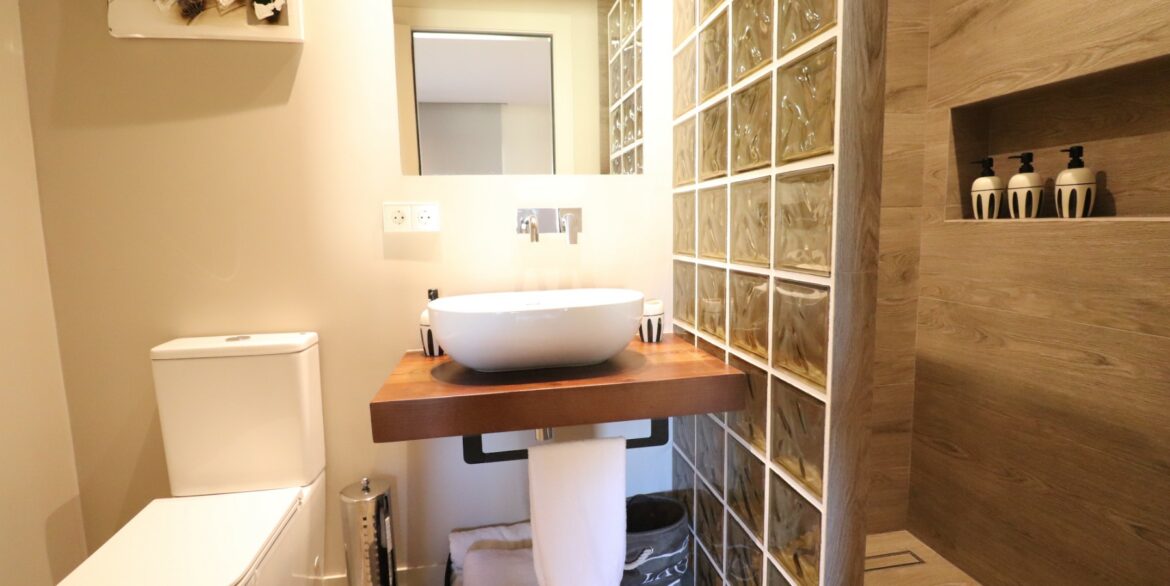 o_1hof02v1s1iti1fc6cht53mmoh32