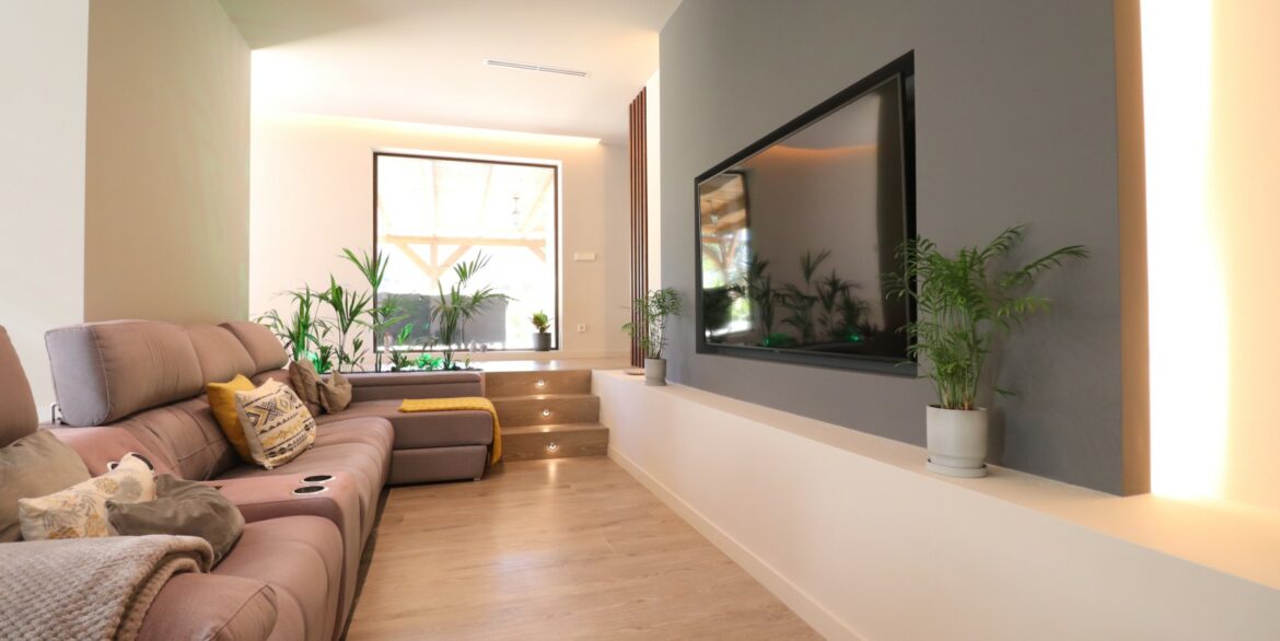 o_1hof02v1s1ln41ikjghccdjrci2n