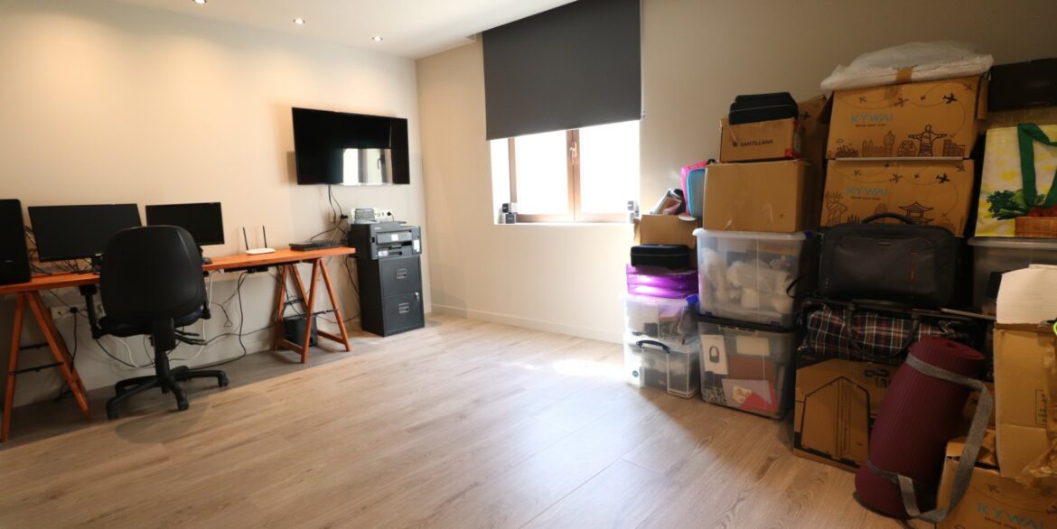 o_1hof02v1t13v317lh15j2vf41e7v3b