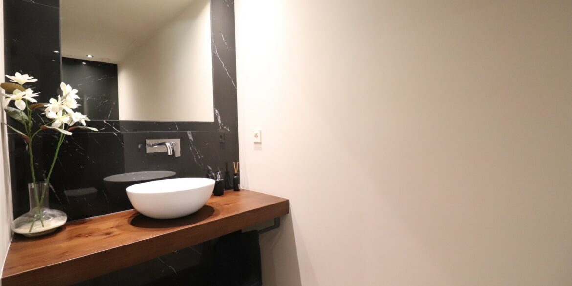 o_1hof02v1trrhf69vb8lhq5et39