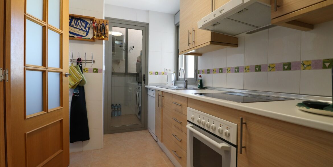 o_1hs7uduuev4v26h1r2jg5619i82k