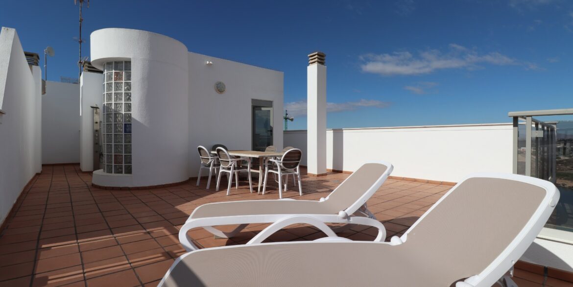 o_1hs7uduuf18ra9u417rr13m61b6b33