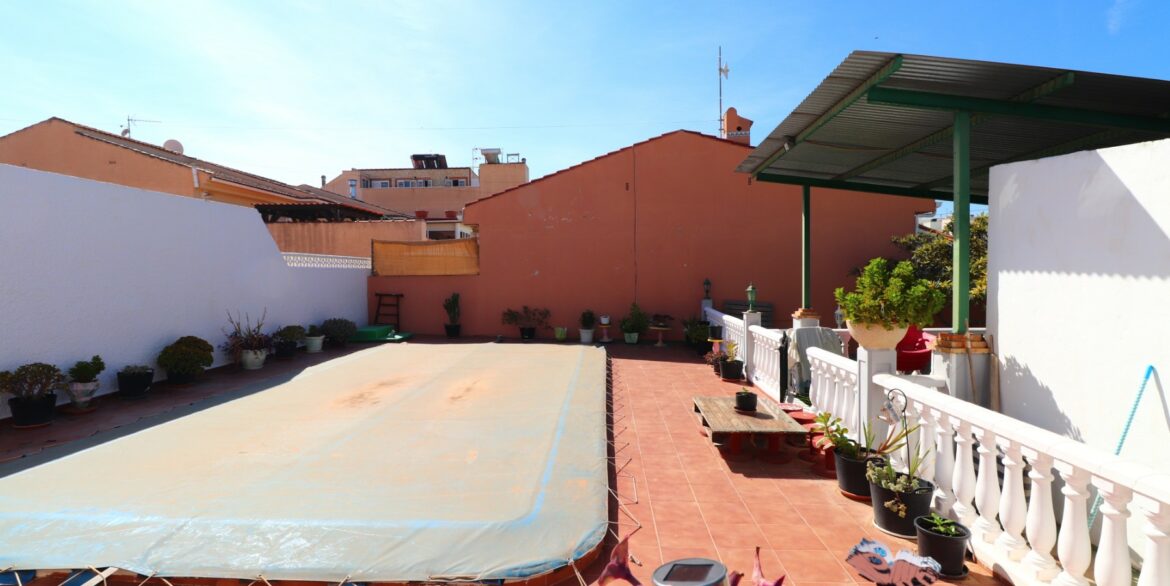 o_1i8muu8gj1k8o1v551rf21spiubv2i