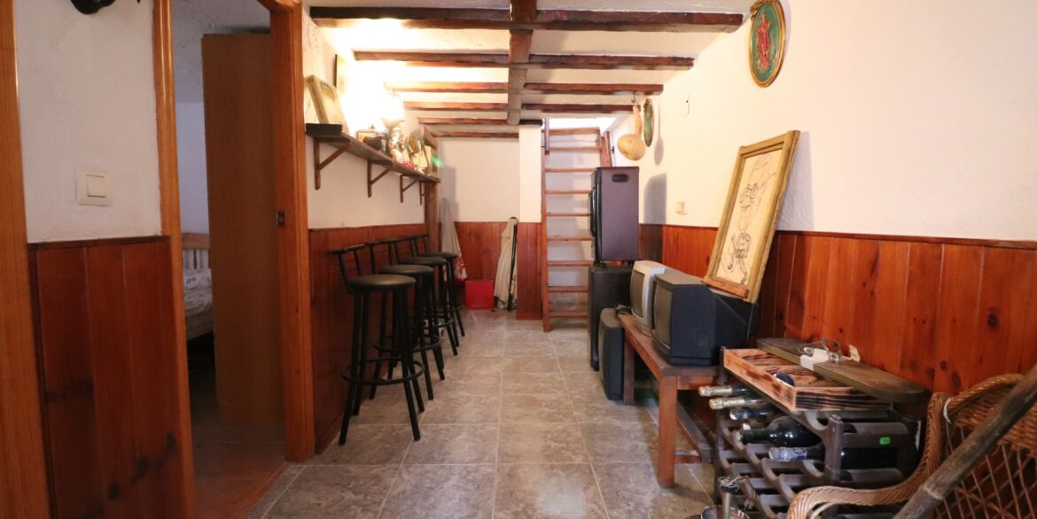 o_1i8muu8gjd971jr83jp8e51uk02d