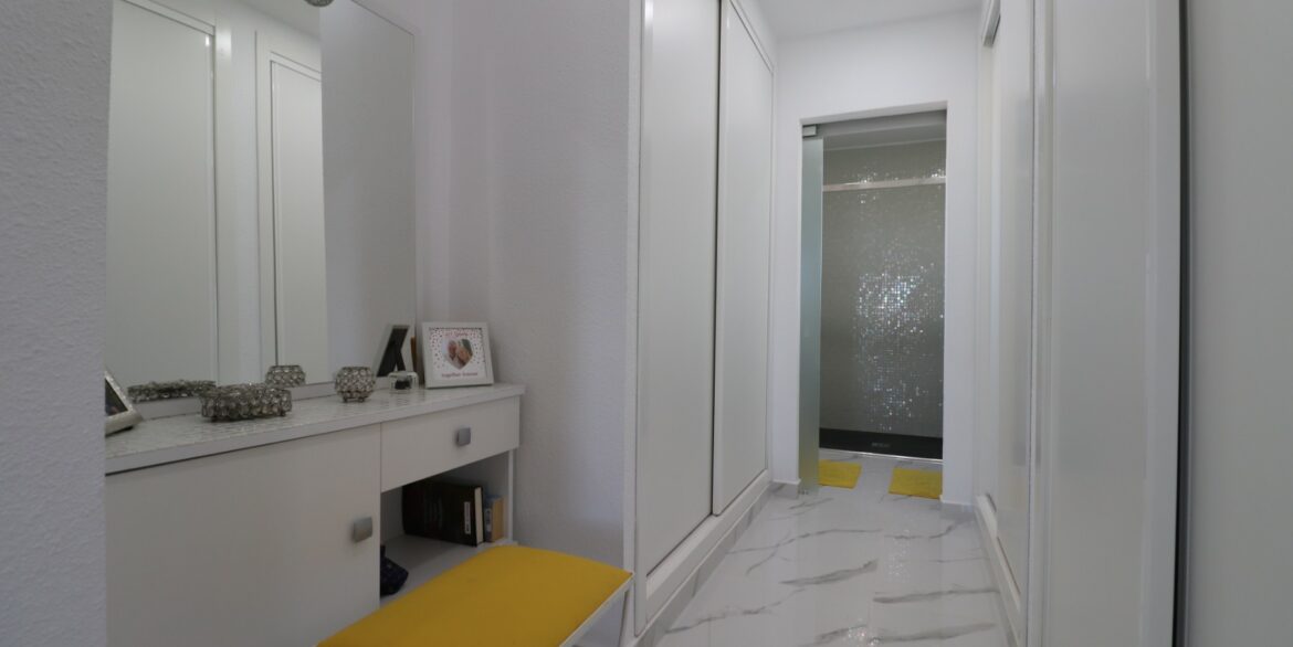 o_1id27nhqb1psb1j1e1hfj18iq2jp3i