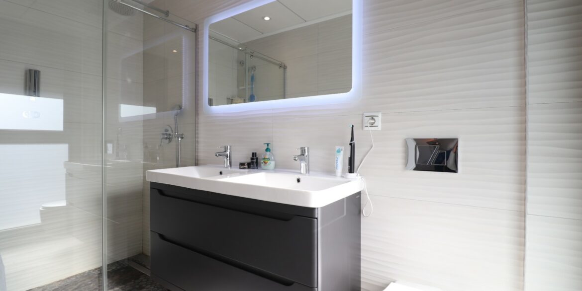 o_1iffc5mis2cn1io81k4c14ou10ij2d