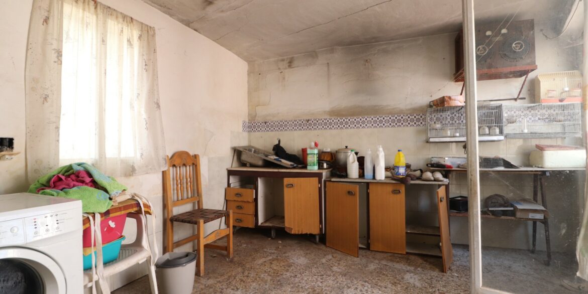 o_1io2kbda01bg3q0k156b1mql1daf39