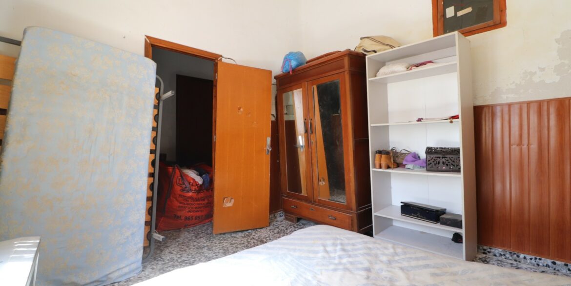 o_1io2kbda01n821ehpu9qbhk165g32