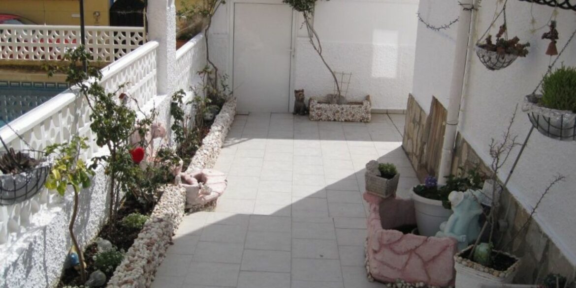 155585-villa-for-sale-in-quesada-30015231-large
