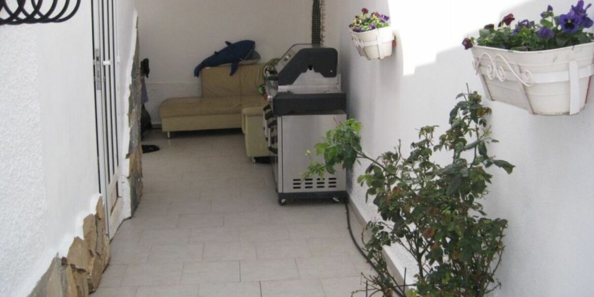 155585-villa-for-sale-in-quesada-30015234-large