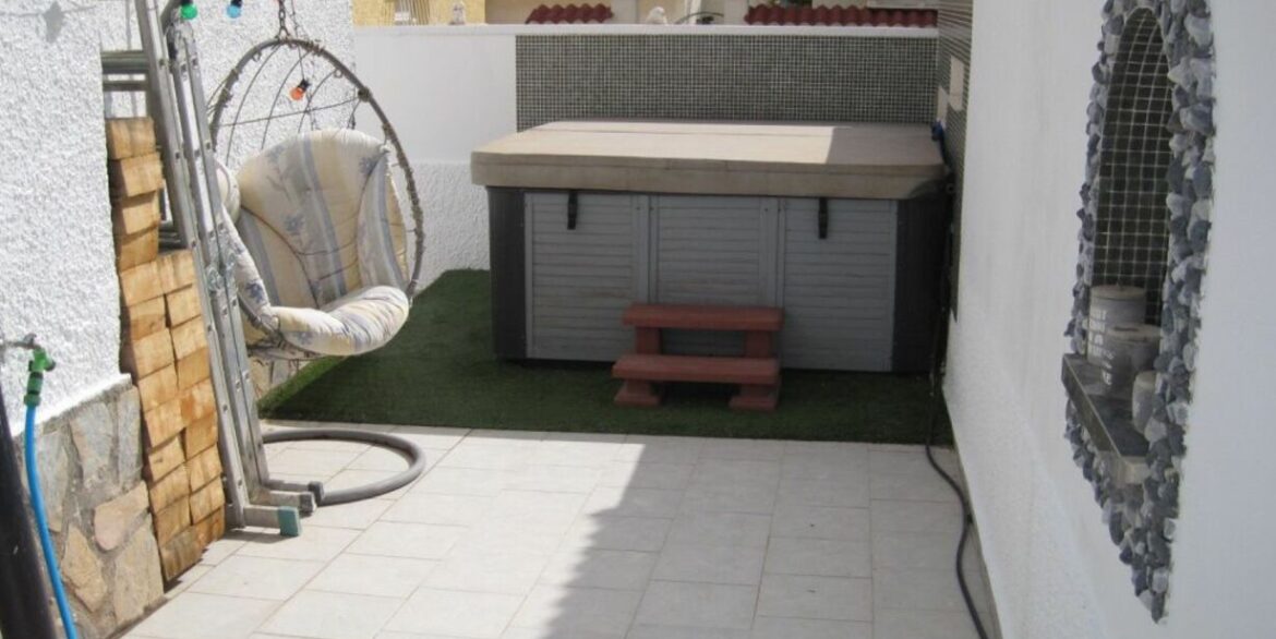 155585-villa-for-sale-in-quesada-30015248-large