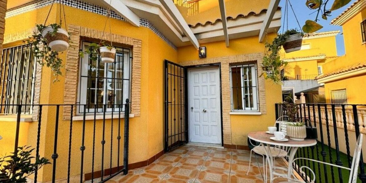 155834-villa-for-sale-in-algorfa-30106581-large