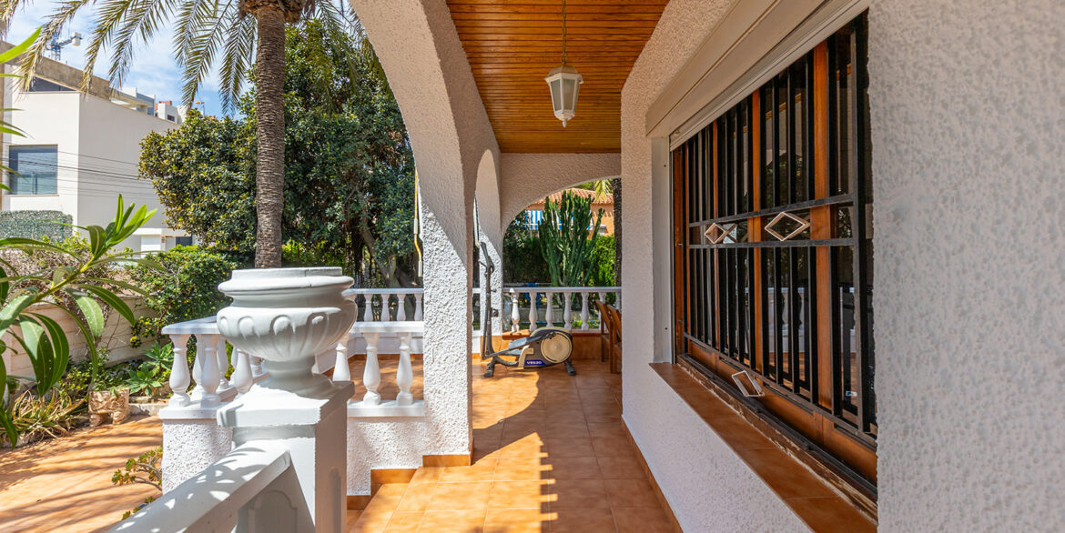 CALLE BRAVOMAR