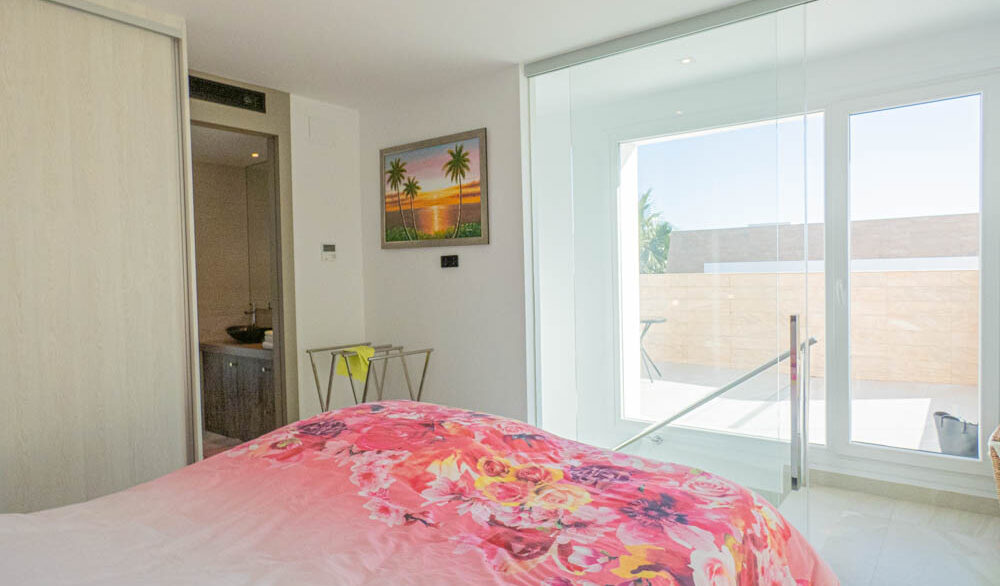 9187_beautiful_villa_on_la_finca_golf_resort_060225152600_p1220805