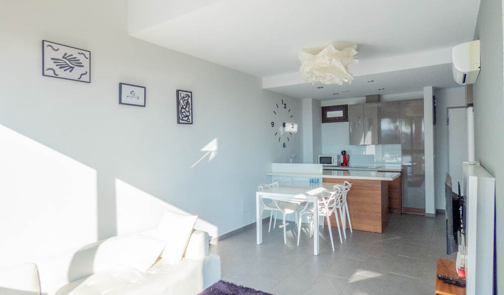 9901_modern_top_floor_apartment_on_la_finca_golf_resort_130225144843_p1220902