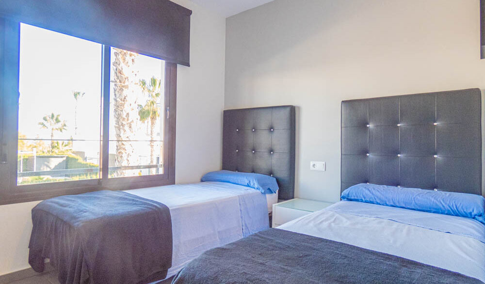 9901_modern_top_floor_apartment_on_la_finca_golf_resort_130225144843_p1220939