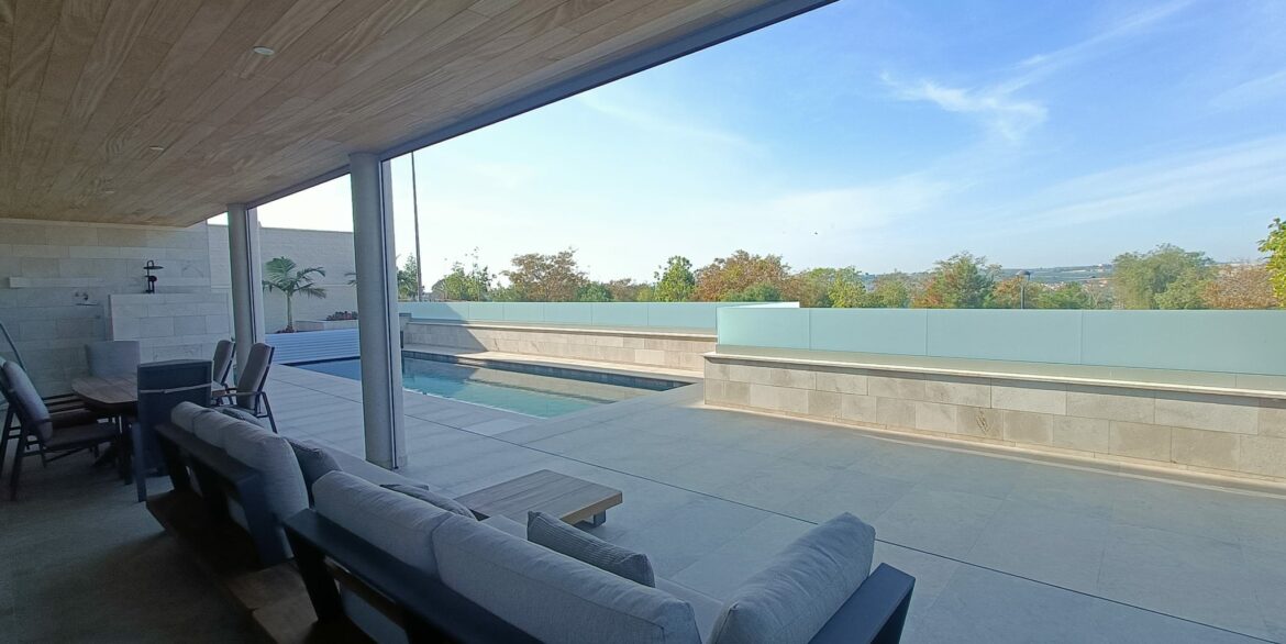 9942_amazing_modern_villa_for_sale_280225111244_lower_terrace_b