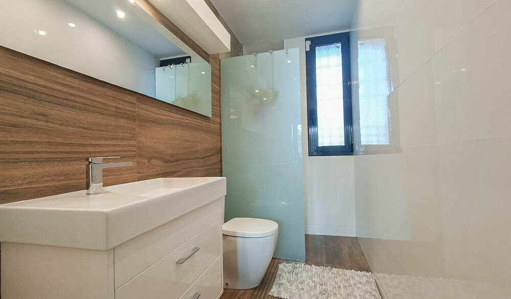 9943_stunning_modern_frontline_villa_for_sale_210225142720_imagen_de_whatsapp_2025_02_21_a_las_14.22.21_dd83de01