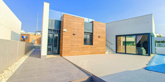 3 Bed, 2 Bath, Villa in La Finca Golf