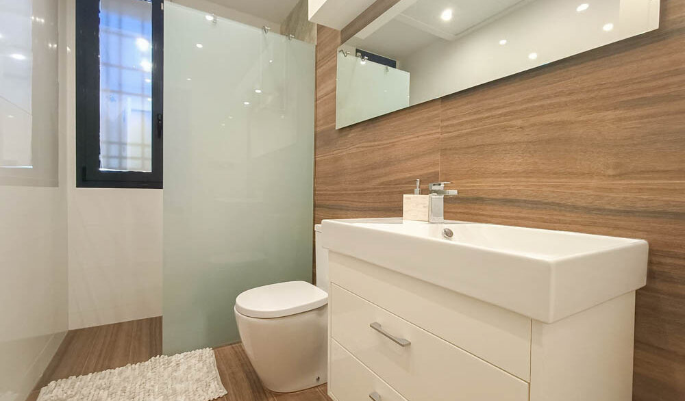 9943_stunning_modern_frontline_villa_for_sale_210225142721_imagen_de_whatsapp_2025_02_21_a_las_14.23.33_6598c466