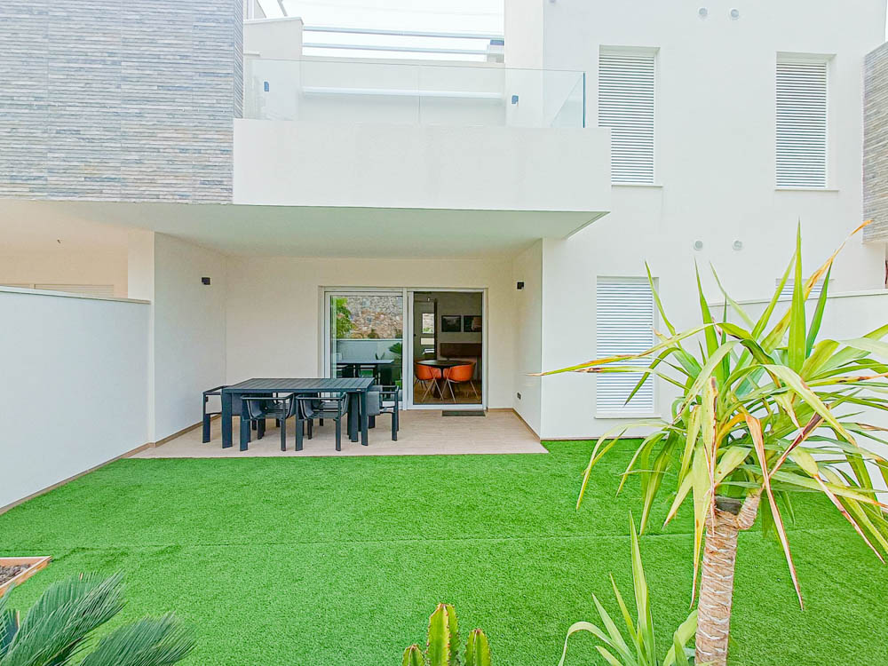 2 Bed, 2 Bath, Apartment in La Finca Golf