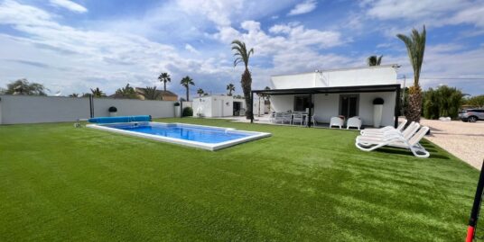 3 Bed, 3 Bath, 5. Finca / Country Property in Elche Pedanías