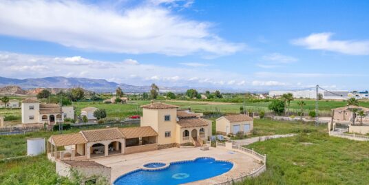 5 Bed, 4 Bath Country estate in Callosa De Segura