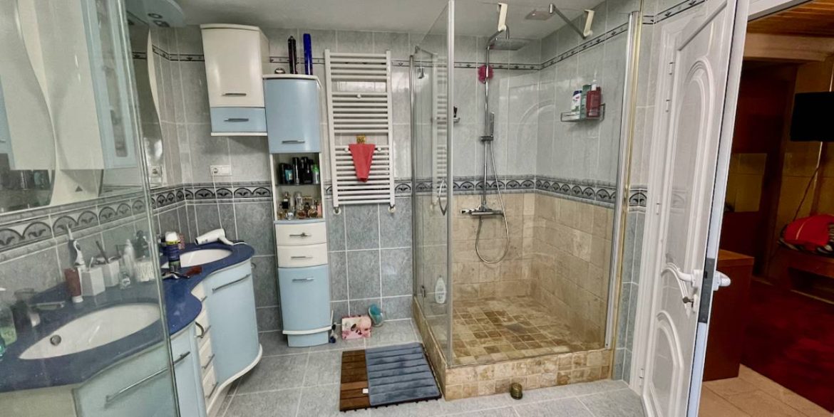 Bath2a
