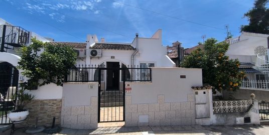 Beautifully Renovated 2 Bed Bungalow in Monte Azul, Benijófar