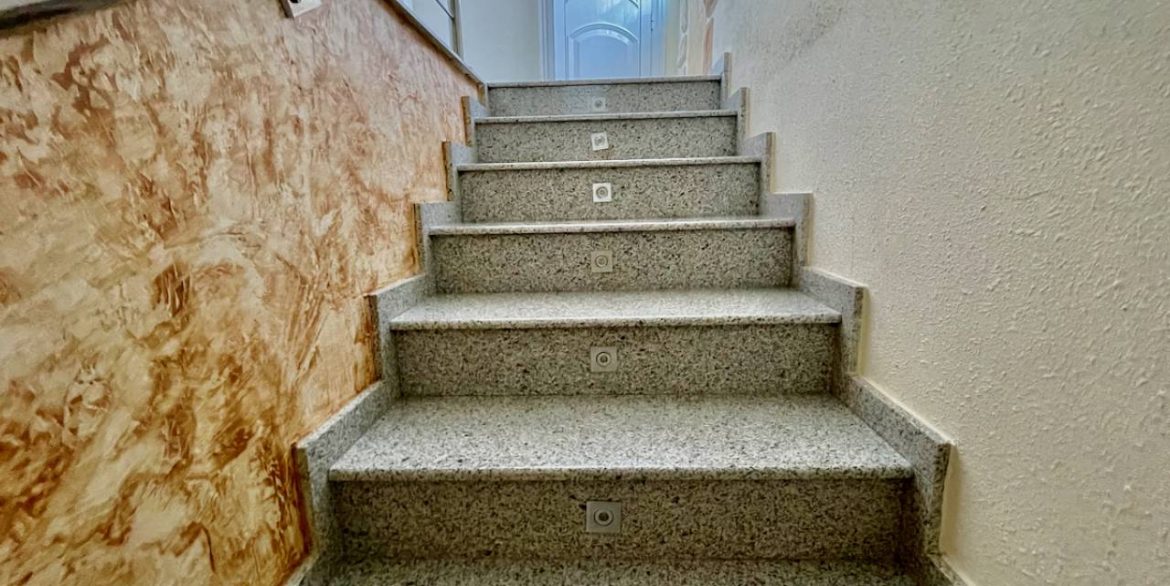 Stairs2