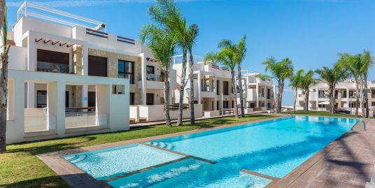 2 Bed, 2 Bath, Bungalow in Los Balcones