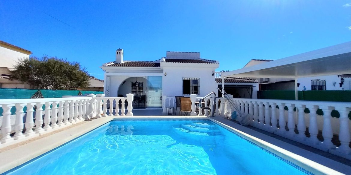 Villa Pool