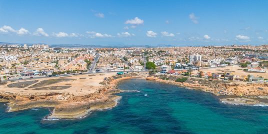 Charming 4 Bed, 2 Bath, Townhouse 600mts from Beach in Torrevieja